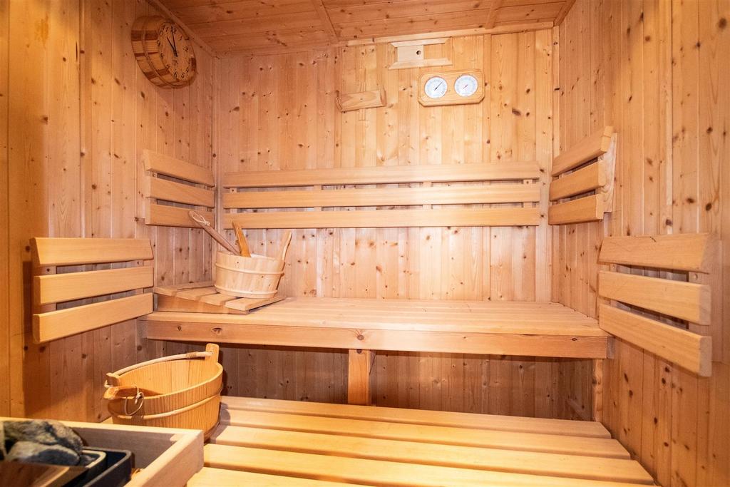 Sauna (1 of 1).jpg