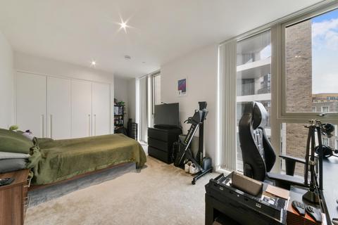 3 bedroom apartment for sale, Liner House, Royal Wharf, London, E16