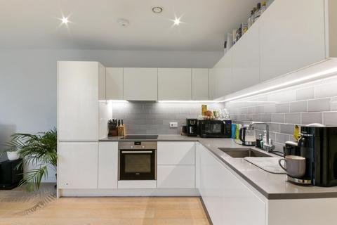 3 bedroom apartment for sale, Liner House, Royal Wharf, London, E16