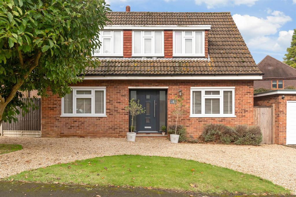 Cheshunt Close, Meopham, Kent 3 bed detached house for sale £675,000