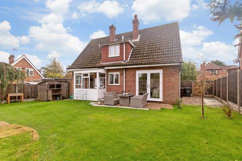 4 Cheshunt Close, Meopham, Gravesend, DA13 0HU