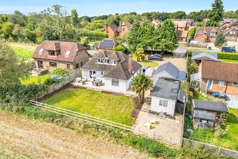 4 bedroom detached house for sale, Winchester Road, Alton GU34