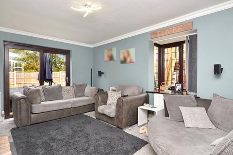 36 Fitzwarren, Shoeburyness, Southend-on-sea, SS3 8BS