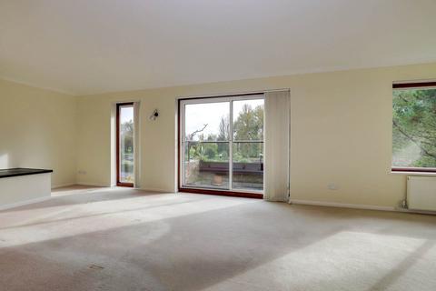 2 bedroom apartment for sale, Warren Court, The Warren, Caversham, Reading