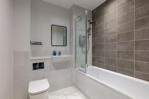 2 bedroom flat for sale, Westvale Road, Horley, Surrey, RH6