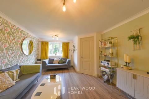 24 Orient Close, St Albans, AL1 1AJ