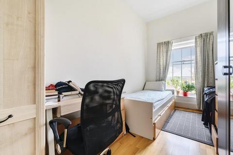 2 bedroom flat for sale, Princess Park Manor,  London,  N11