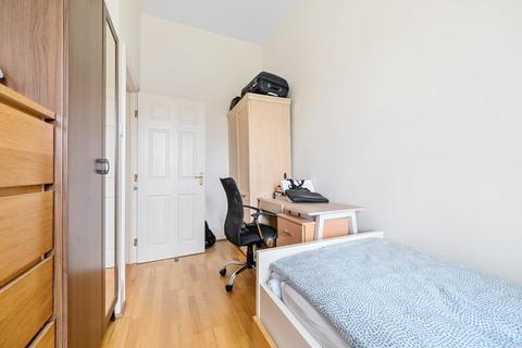 2 bedroom flat for sale, Princess Park Manor,  London,  N11