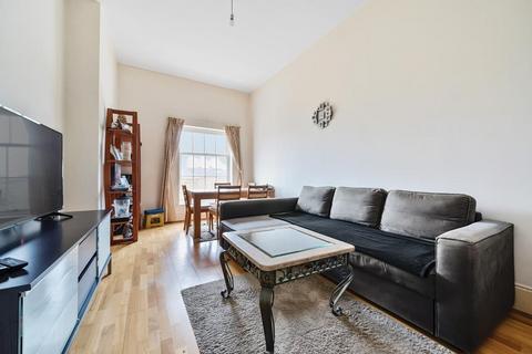 2 bedroom flat for sale, Princess Park Manor,  London,  N11