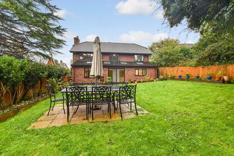 6 bedroom detached house for sale, Crowborough Hill, Crowborough, East Sussex