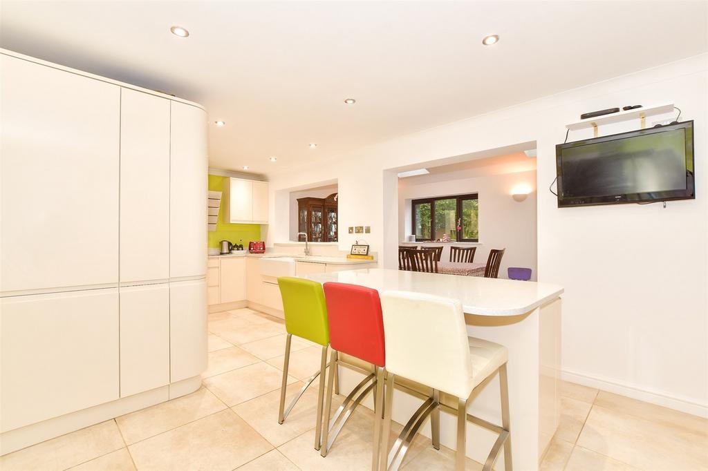 Kitchen/Dining Area