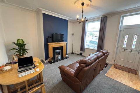 3 bedroom end of terrace house to rent, Eggleston Street, Leeds, West Yorkshire, LS13