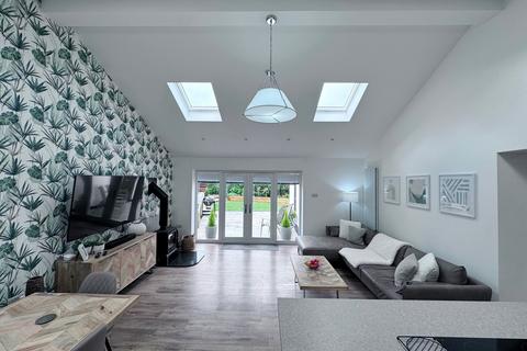 37 Ashington Drive, Bury, BL8 2TS