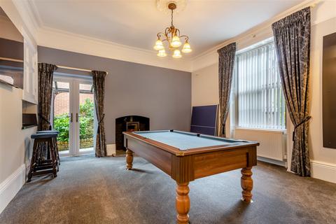 4 bedroom detached house for sale, High Street, Newent GL18