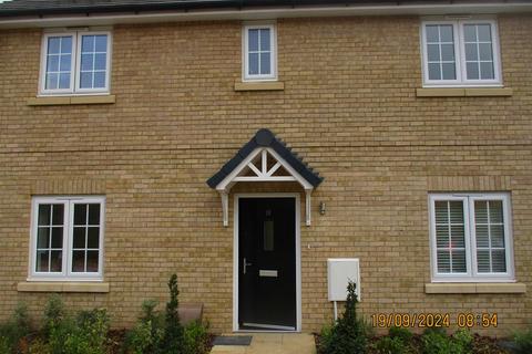 3 bedroom detached house to rent, Crown Drive, Elsenham