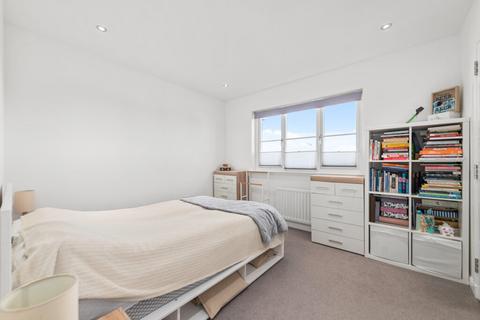 25a Eagle Avenue, Auchterarder, PH3 1GD