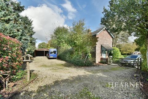 2 bedroom detached house for sale, Haddons Drive, Three Legged Cross, Wimborne, BH21