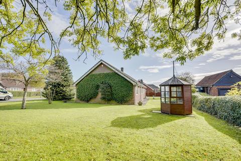 2 bedroom detached bungalow for sale, Thorns Close, Newmarket CB8