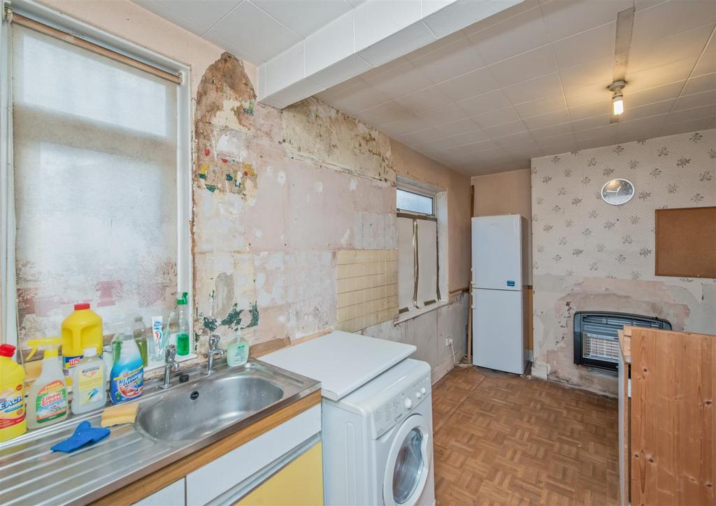 Dining Kitchen: