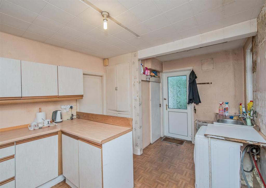 Dining Kitchen: