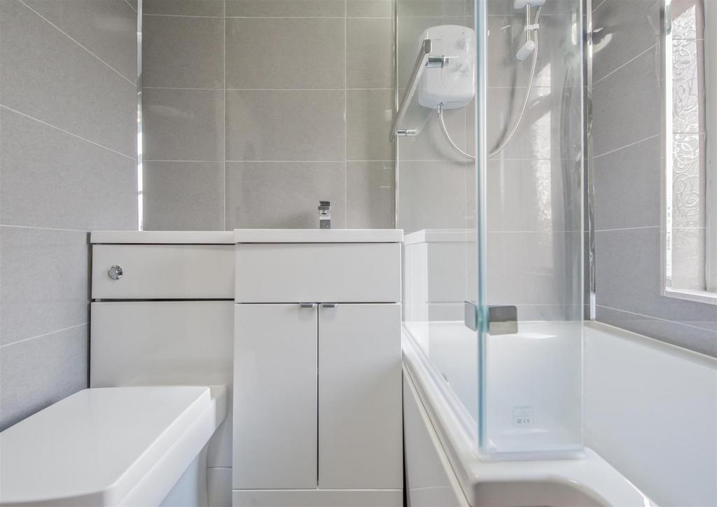 Bathroom / WC: