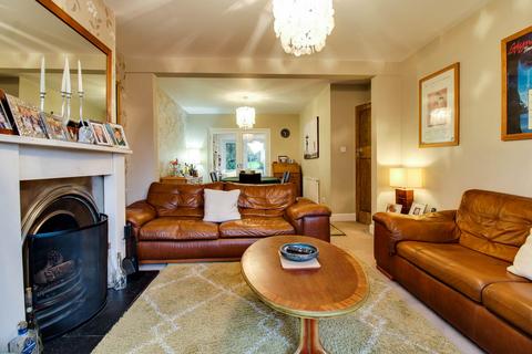 32 Caburn Crescent, Lewes, BN7 1NR