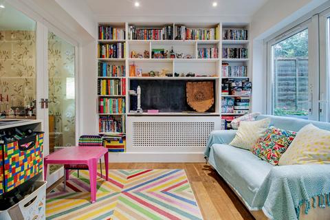 32 Caburn Crescent, Lewes, BN7 1NR