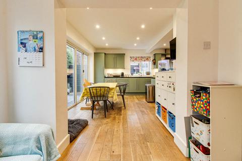 32 Caburn Crescent, Lewes, BN7 1NR