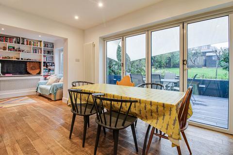 32 Caburn Crescent, Lewes, BN7 1NR
