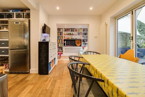32 Caburn Crescent, Lewes, BN7 1NR