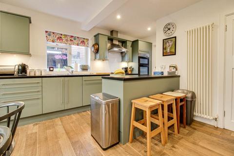 32 Caburn Crescent, Lewes, BN7 1NR