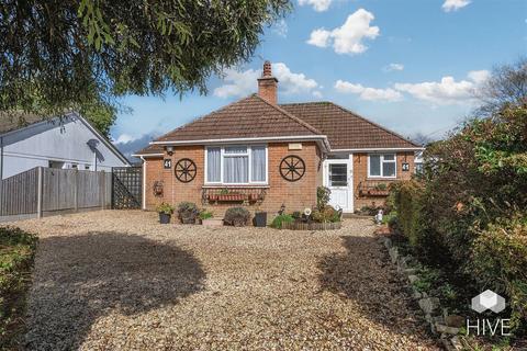 41 Albert Road, Corfe Mullen, Wimborne, BH21 3QD
