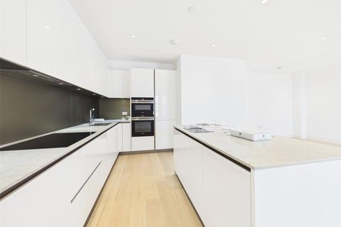 3 bedroom apartment to rent, Pinewood Gardens, Teddington