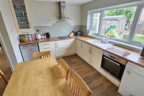 8 Ash Close, Bingham, Nottingham, NG13 8GJ