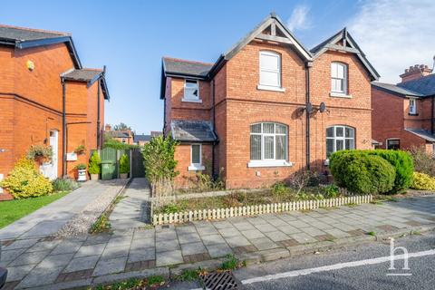 2 bedroom semi-detached house for sale, South View, Bromborough Pool CH62