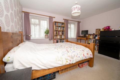 3 bedroom semi-detached house for sale, Pond Close, Newbury, RG14