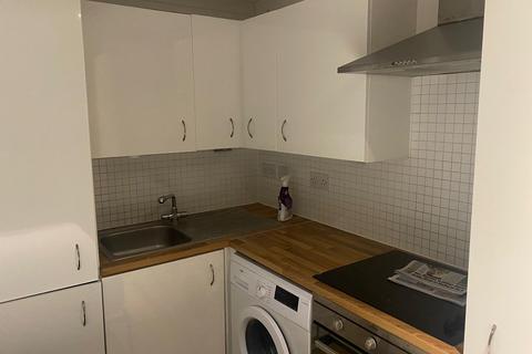 Studio to rent, 109A High Road, London N22