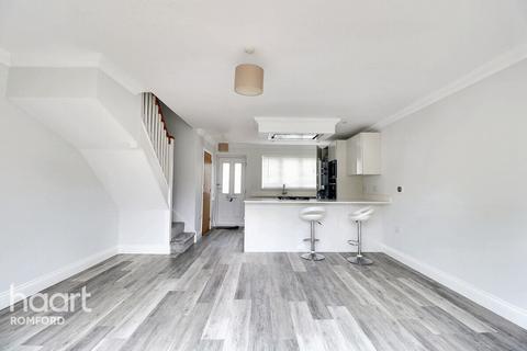 2 bedroom terraced house for sale, Wyses Mews, Romford, RM1 2EW