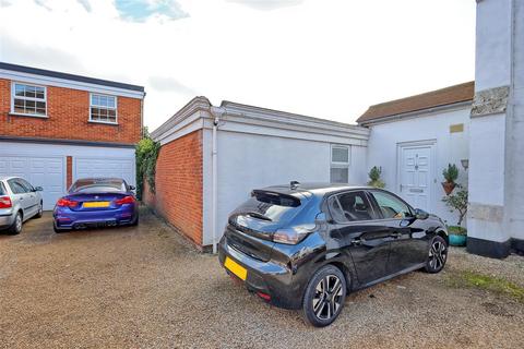 2 bedroom detached bungalow for sale, Thunder Court, Ware SG12