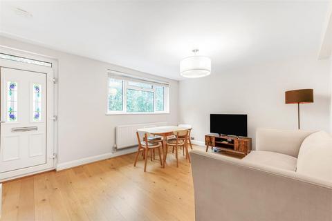 undefined, Hartington Court, Chiswick, W4