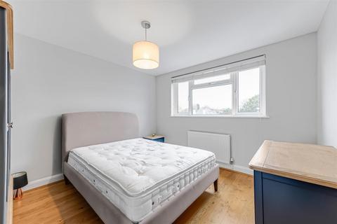 undefined, Hartington Court, Chiswick, W4