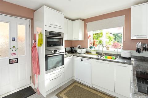 84 Lambrok Road, Trowbridge, BA14 9HD