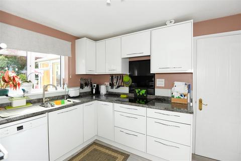 84 Lambrok Road, Trowbridge, BA14 9HD