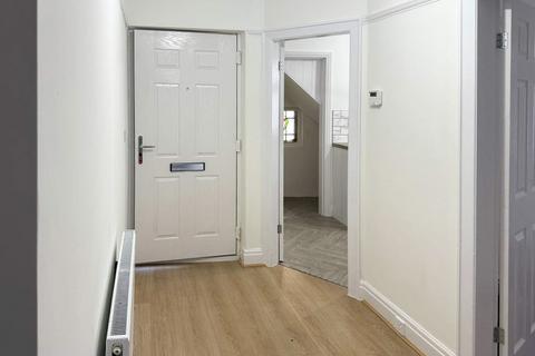 2 bedroom flat to rent, Upland Road, Leeds LS8