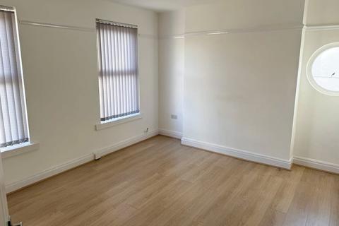 2 bedroom flat to rent, Upland Road, Leeds LS8