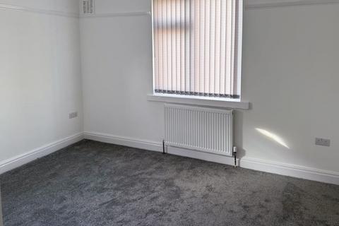 2 bedroom flat to rent, Upland Road, Leeds LS8