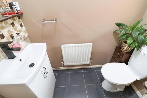 3 bedroom terraced house for sale, Jessett Drive, Fleet GU52