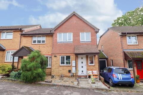 3 bedroom terraced house for sale, Jessett Drive, Fleet GU52