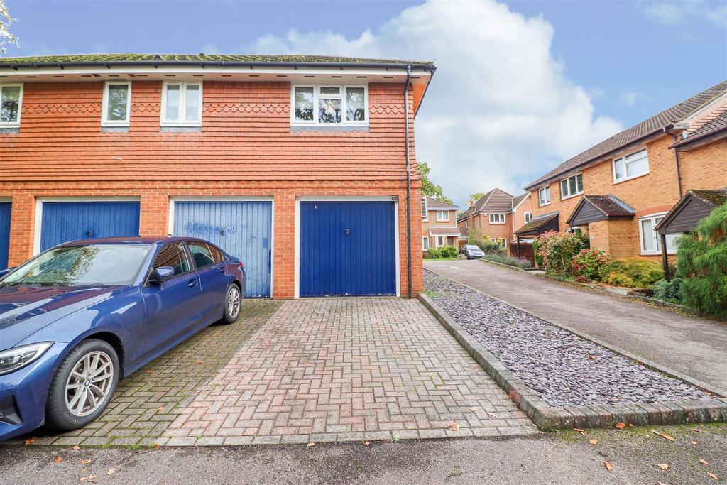 Garage &amp; Parking Space