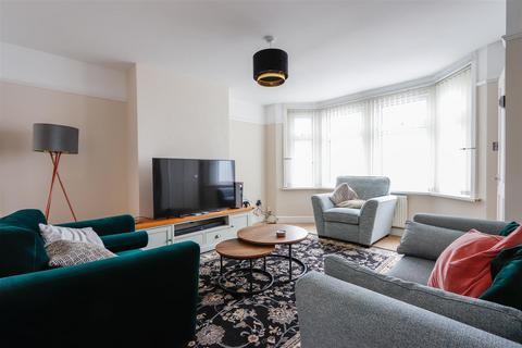 34 Colcot Road, Barry, CF62 8HN